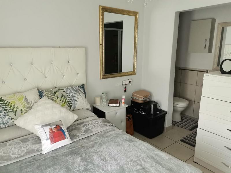 2 Bedroom Property for Sale in Island View Western Cape
